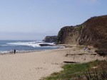 There are lots of beaches up the coast north of Santa Cruz, including this one called Davenport Landing beach. Beautiful coarse golden sand and spectacular cliffs. Lots of surfies were out on the waves doing their 'thang'. In the distance you can just see the change in weather we were heading for: from sunny and hot to cloudy and cold only about 15 minutes up the coast!