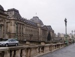 A photo of the royal Palace, usually it's open to the public and is admission free but we think it must have been closed for the winter, as attraction often are here in Europe.