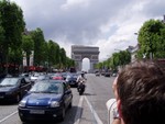 Rod and Steve risked life and limb in the middle of french traffic to get a couple of photos of the Arc de Triomphe.  Thankfully they got back in one piece!